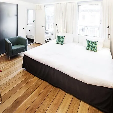 Hotell One 4*
